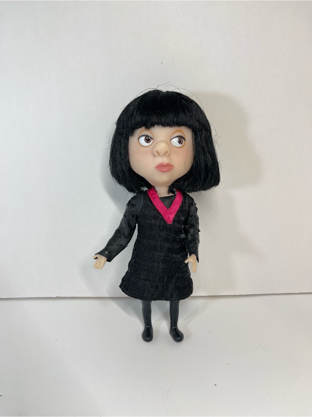 The Incredibles 2 Edna Mode Jakks Pacific Disney Pixar Doll 7.5" Movie Figure